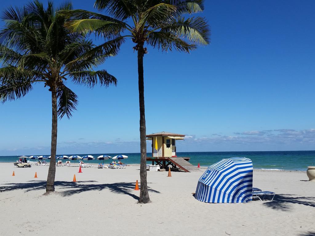 Hollywood Broadwalk Oceanside Hotel Bagian luar foto