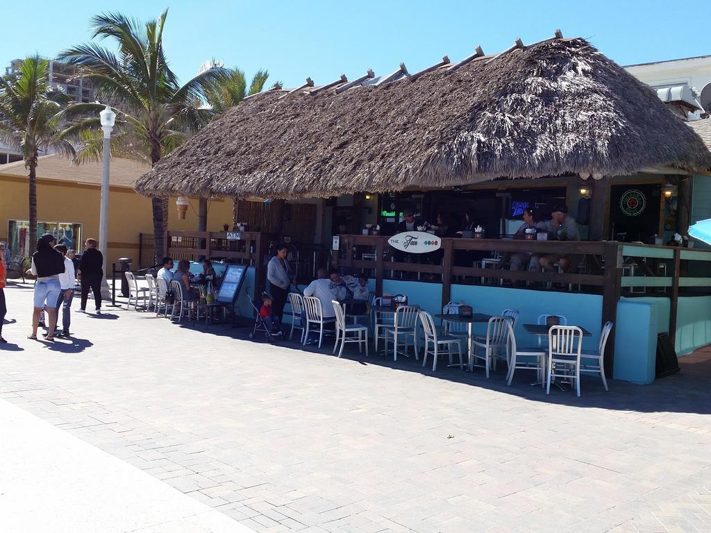 Hollywood Broadwalk Oceanside Hotel Ruang foto