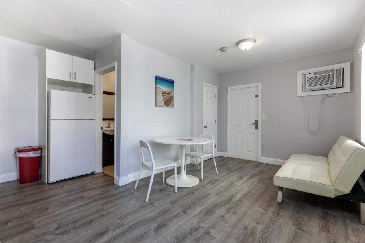 Hollywood Broadwalk Oceanside Hotel Bagian luar foto