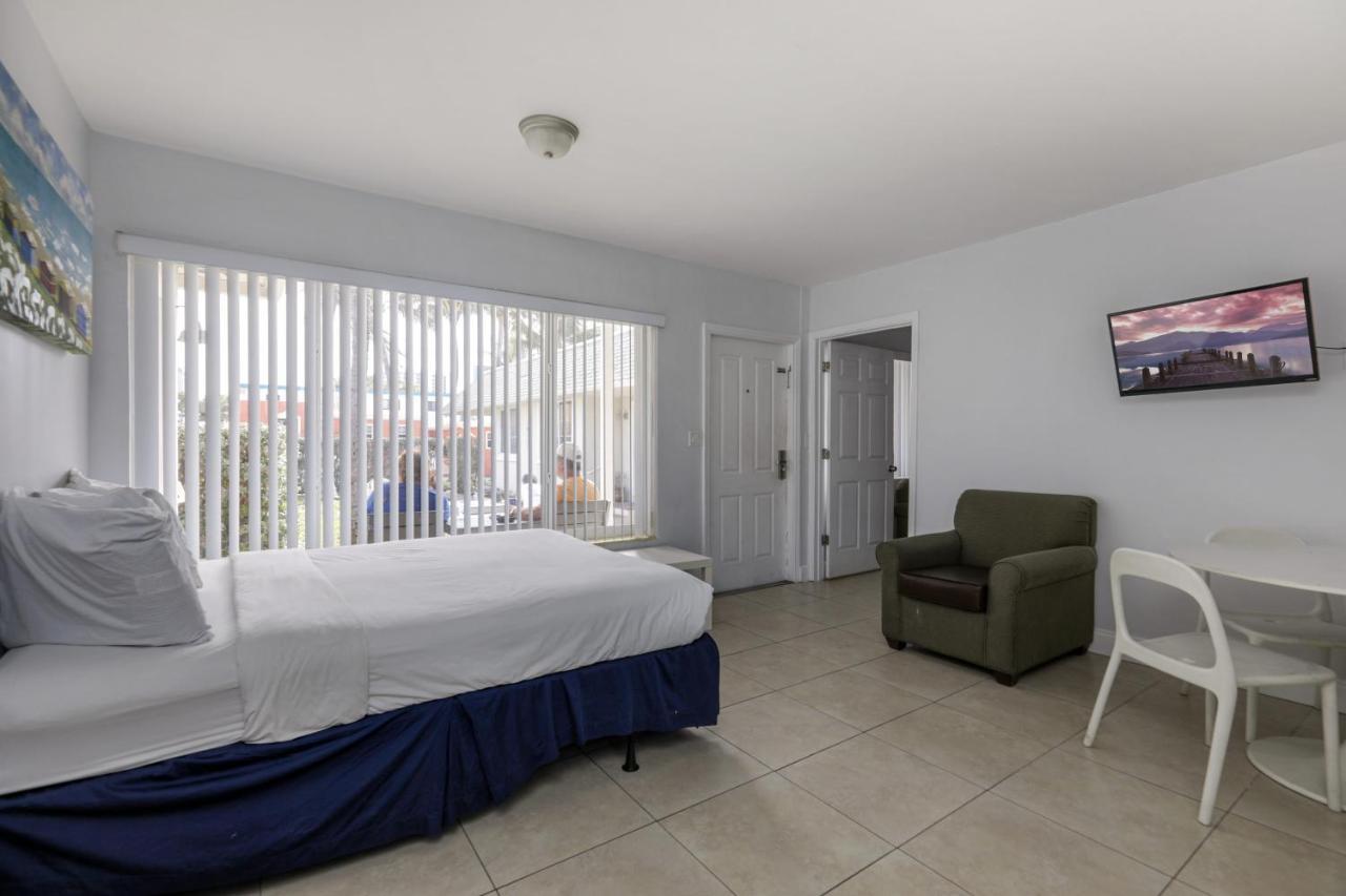 Hollywood Broadwalk Oceanside Hotel Bagian luar foto